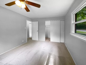 210 Littlebrook Dr in Fairfield, OH - Foto de edificio - Building Photo