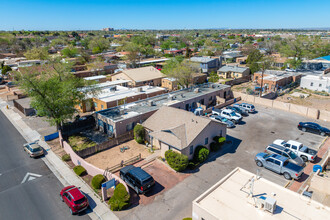 335 Espanola St NE in Albuquerque, NM - Building Photo - Building Photo