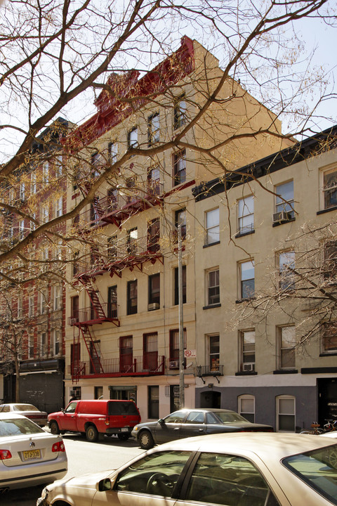 104 E 4th St in New York, NY - Foto de edificio