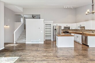 8973 Northwood Park Cir in Eagle River, AK - Building Photo - Building Photo