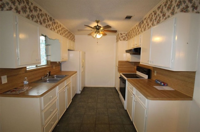 369 Pinchback Rd in Beaumont, TX - Building Photo - Building Photo