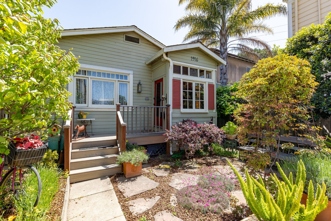 1916 Broadway in Alameda, CA - Building Photo