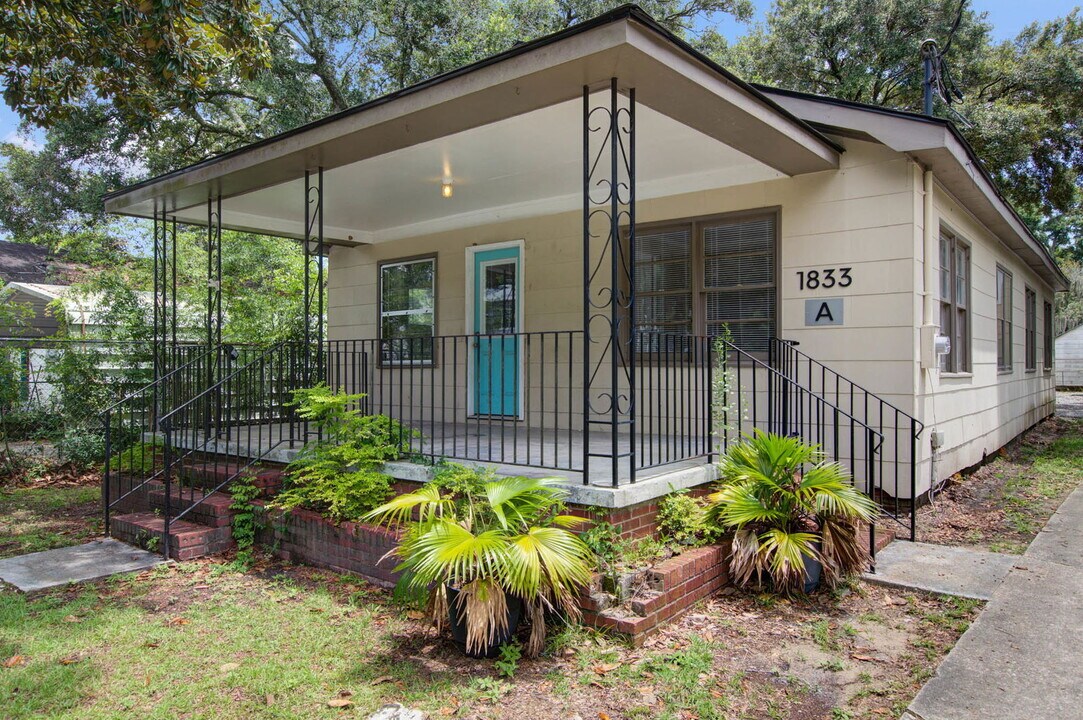1833 Orangeburg St in North Charleston, SC - Building Photo