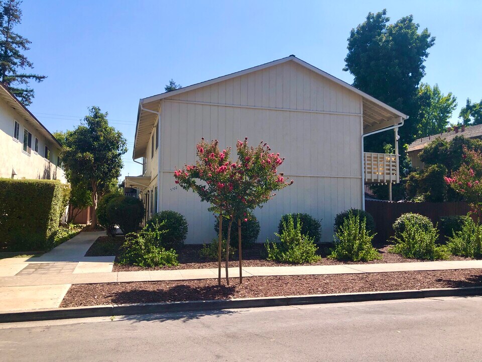 5702 Tucson Dr, Unit 4 in San Jose, CA - Building Photo