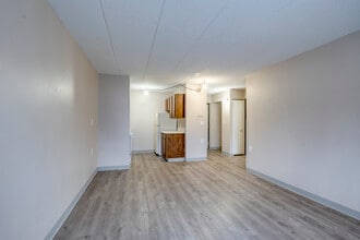 Northgate Apartments Senior Housing in Toledo, OH - Foto de edificio - Building Photo