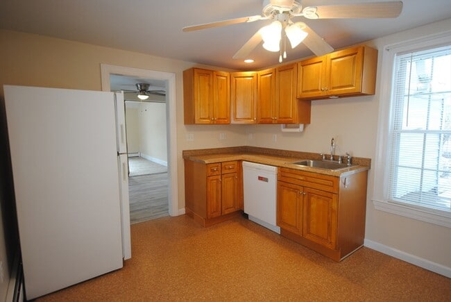 79 School St in Northbridge, MA - Building Photo - Building Photo