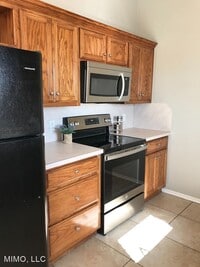 900 Shadowhill St photo'