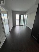 430-3430 Square One Dr in Mississauga, ON - Building Photo - Building Photo