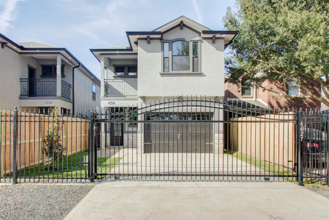 6627 Apollo St in Houston, TX - Foto de edificio