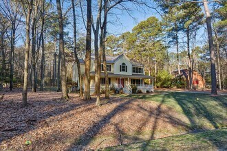 102 Whispering Way in Yorktown, VA - Building Photo - Building Photo