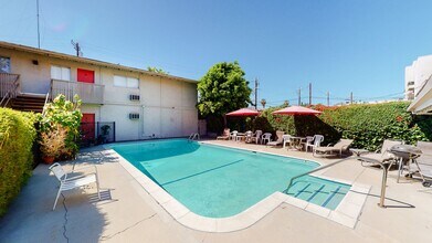 Valleyheart Terrace! in Studio City, CA - Building Photo - Interior Photo