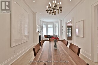 305 Crawford St in Toronto, ON - Building Photo - Building Photo