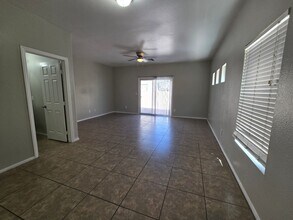 2142 Trebbiano Way in Las Vegas, NV - Building Photo - Building Photo