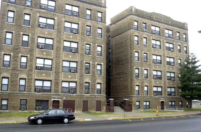 Rosa Parks Apartments in Paterson, NJ - Building Photo - Building Photo