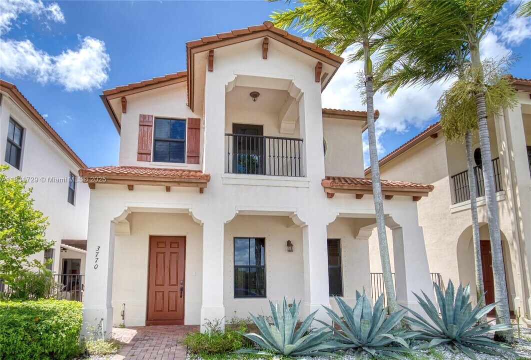 3770 NW 84th Way in Pembroke Pines, FL - Building Photo