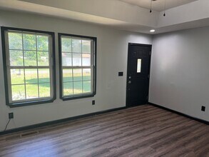 1019 N Dickerson Ave in Springfield, MO - Building Photo - Building Photo
