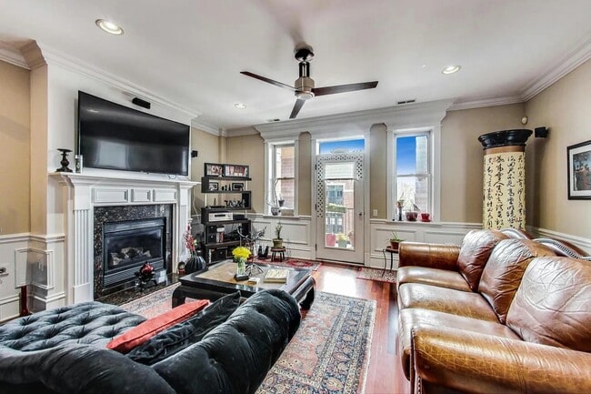 2222 W Belmont Ave in Chicago, IL - Building Photo - Building Photo