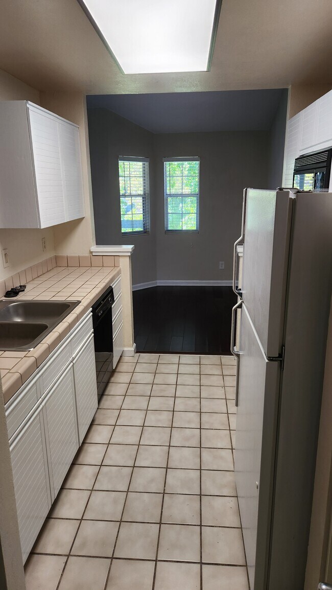 8170 Mountain View Dr in Pleasanton, CA - Building Photo - Building Photo