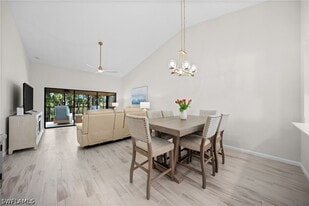 1808 Kings Lake Blvd in Naples, FL - Building Photo