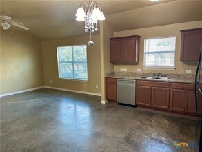 1400 Clyde St in San Marcos, TX - Building Photo - Building Photo