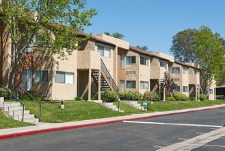 Shadow Point in Spring Valley, CA - Building Photo - Building Photo