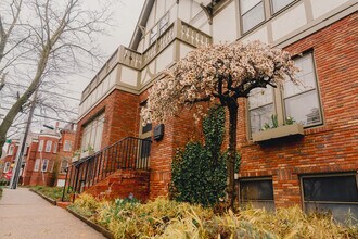 70 Crescent St, Unit 1st Floor Unit in Middletown, CT - Foto de edificio - Building Photo