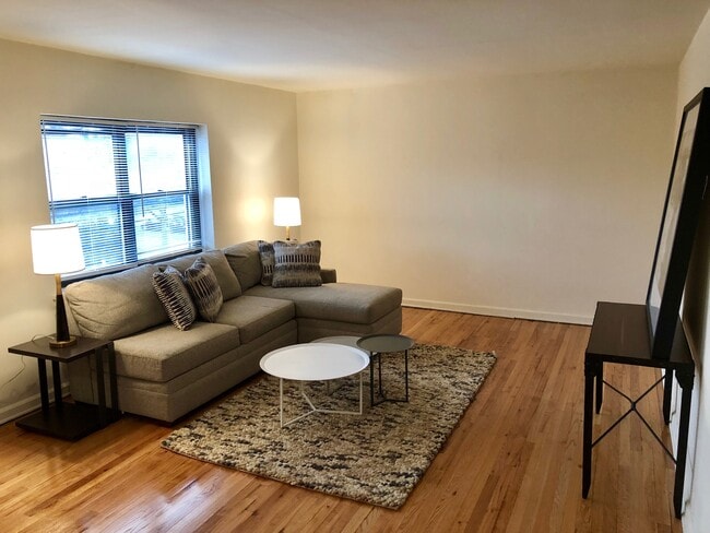 223 Prospect Ave, Unit E in Hackensack, NJ - Building Photo - Building Photo