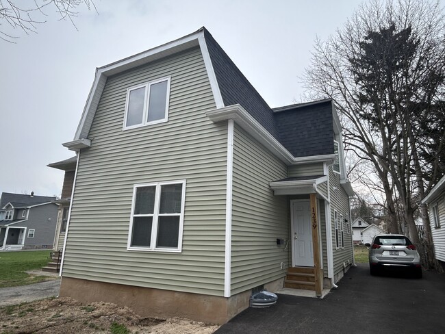 property at 1239 Plymouth Ave S