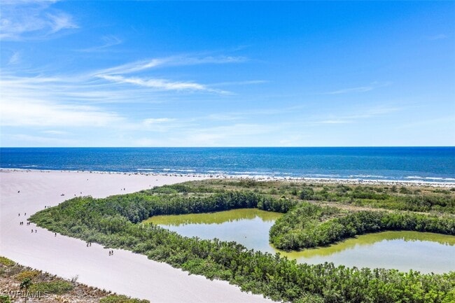 440 Seaview Ct in Marco Island, FL - Building Photo - Building Photo