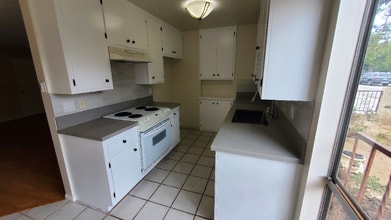 2213 Voorhees Ave in Redondo Beach, CA - Foto de edificio - Building Photo