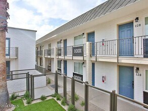 3101 N 32nd St, Unit 1 in Phoenix, AZ - Building Photo - Building Photo