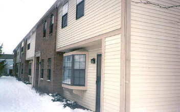 280-295 Cross Country in Westerville, OH - Building Photo - Building Photo