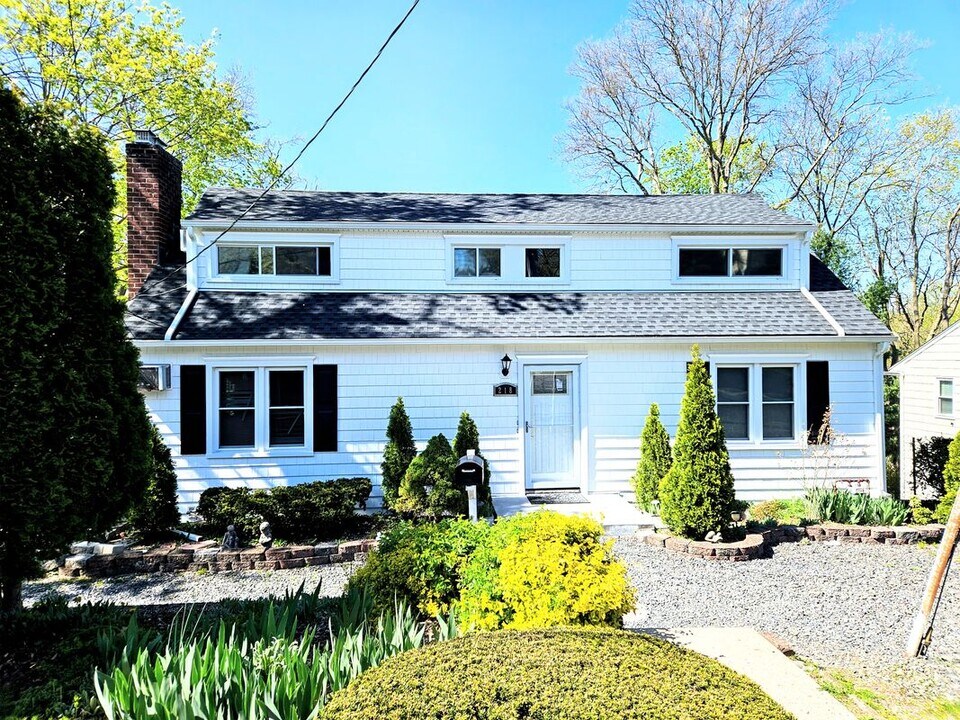 218 Warren Ave in Mamaroneck, NY - Building Photo