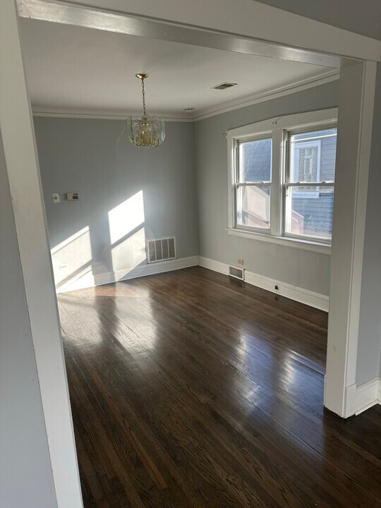 5715 N Keystone Ave in Chicago, IL - Building Photo