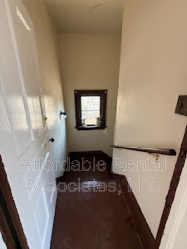 property at 1500 W Greenfield Ave