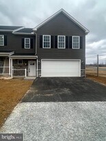 301 Grandview Ave in Waynesboro, PA - Building Photo