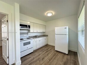 2309 Madison St in Hollywood, FL - Building Photo - Building Photo