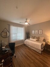 5840 McCrimmon Pky in Morrisville, NC - Foto de edificio - Building Photo