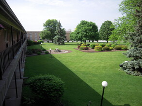 Oakwood Apartments in Chicago Heights, IL - Building Photo - Building Photo