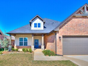 3201 Hayven Cir in Yukon, OK - Building Photo - Building Photo