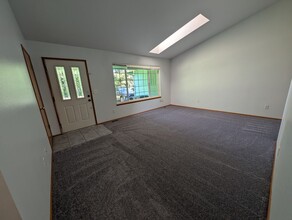 4717 NW Kearney Rd in Bremerton, WA - Building Photo - Building Photo