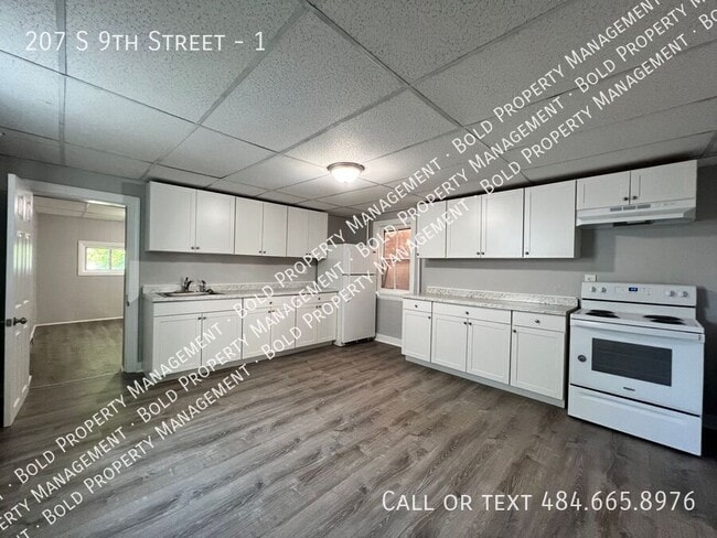 property at 207 S 9th St