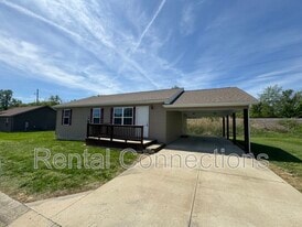1819 Bridge St in Marion, IL - Building Photo