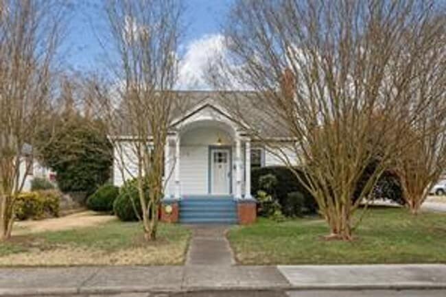 property at 236 Pocahontas Pl