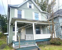 912 Morton St in New Castle, PA - Building Photo