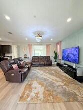 1676 S Central Pkwy in Mountain House, CA - Building Photo - Building Photo