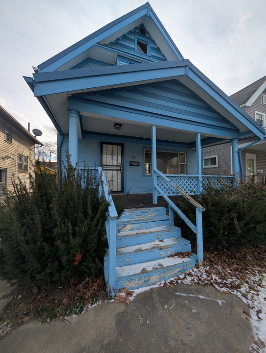 1661 W Bancroft St in Toledo, OH - Building Photo