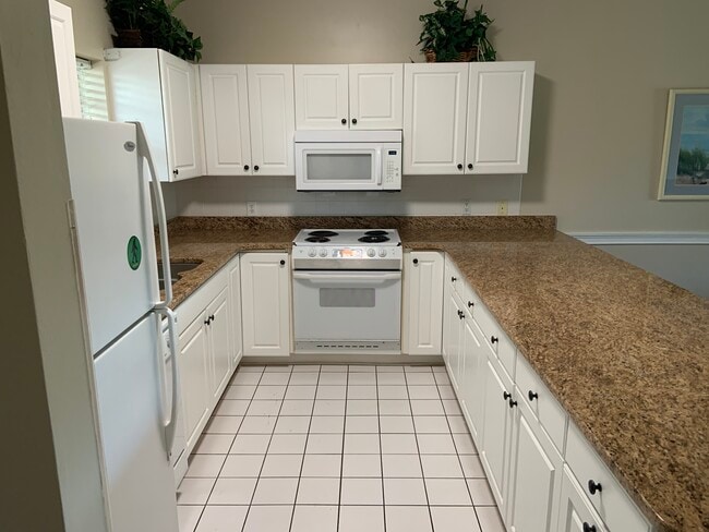 4815 Orchid Way in Myrtle Beach, SC - Building Photo - Building Photo