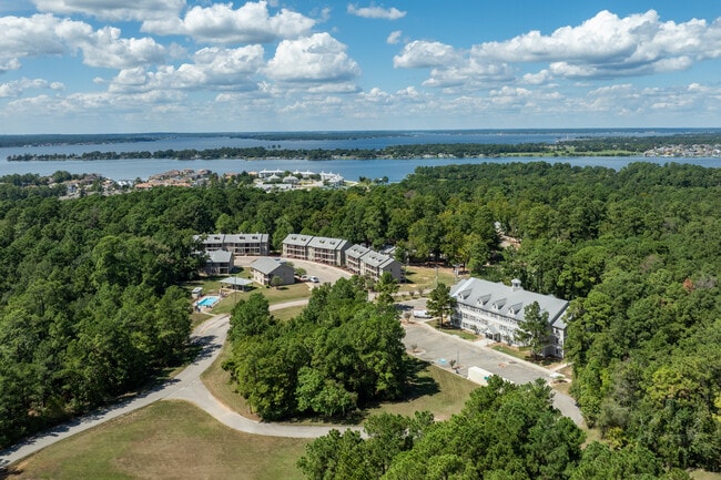 Residences at Piney Shores in Conroe, TX - Foto de edificio - Building Photo