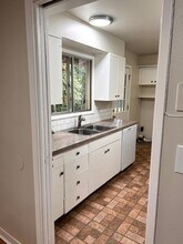 230-232 NE Azalea Dr in Adair Village, OR - Building Photo - Building Photo